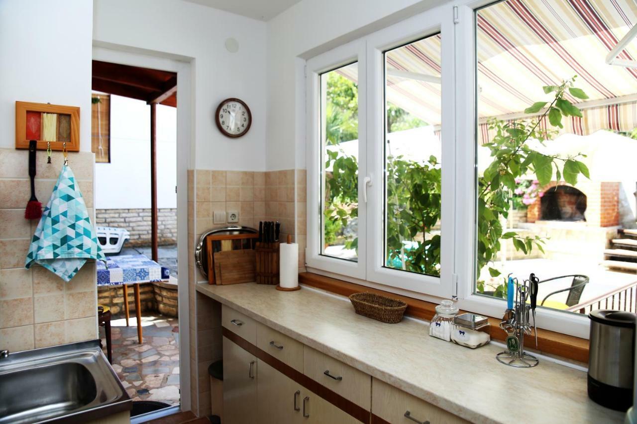 Seaside Apartment Tisno Extérieur photo