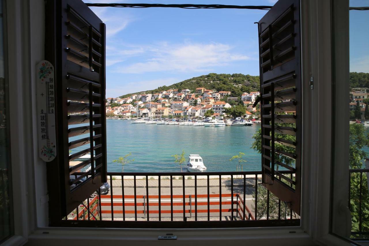 Seaside Apartment Tisno Extérieur photo