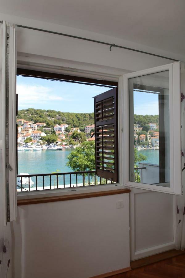 Seaside Apartment Tisno Extérieur photo